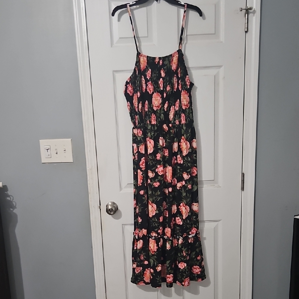 Pink Maxi Sundress with Spaghetti Straps and Tiered Skirt